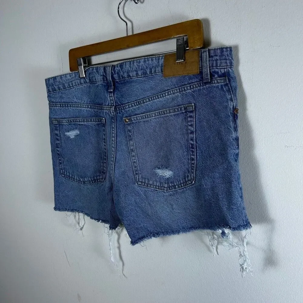 H&M &Denim 90s Boyfriend Shorts Womens Size 14 Blue Distressed Cut Off Low Waist